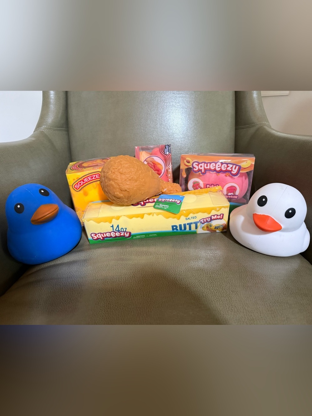 Squeeezy by Sunny Days Viral Squishy Set